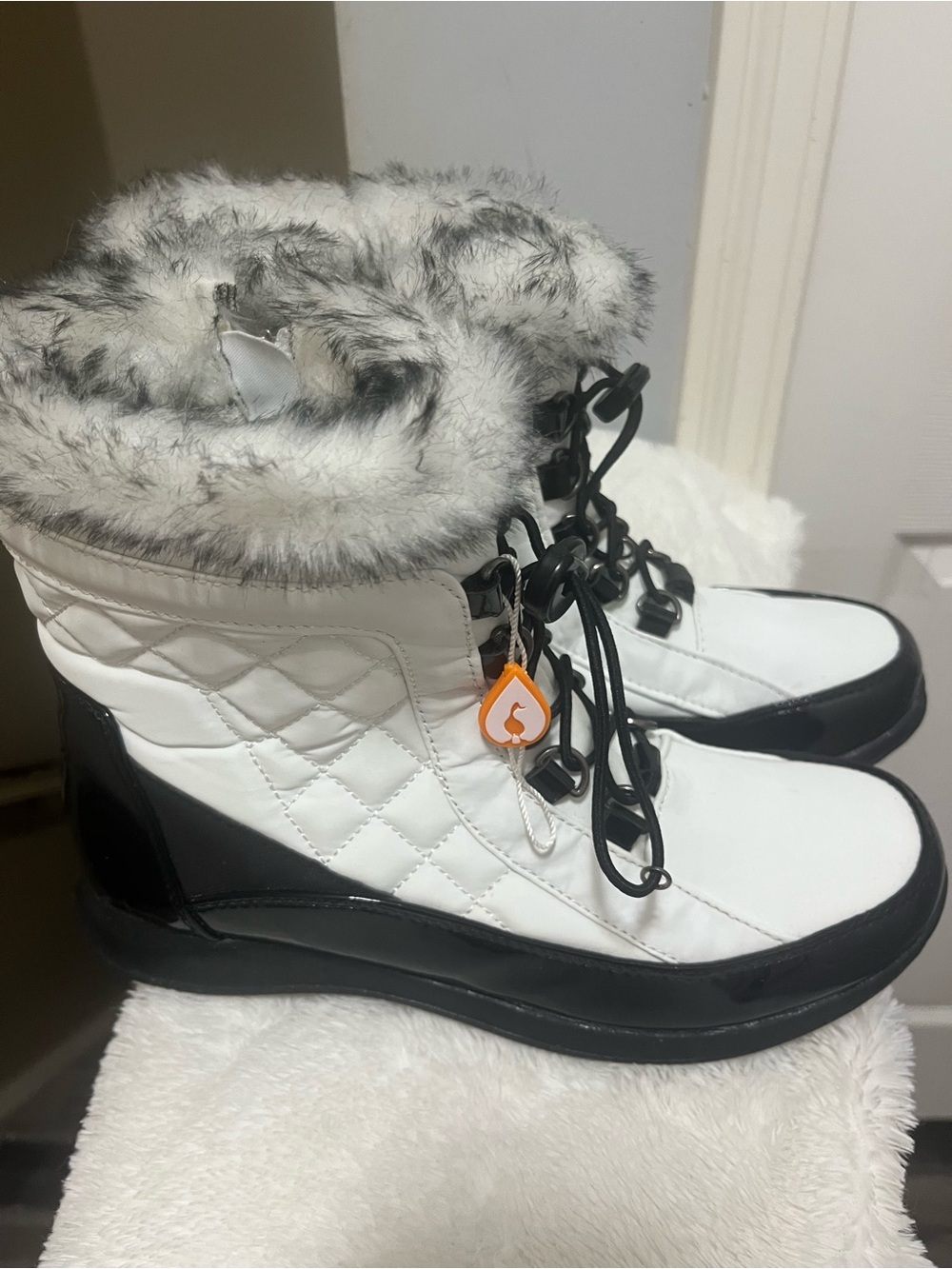 Women's White Quilted Winter Lace-Up Boots with Faux Fur Trim